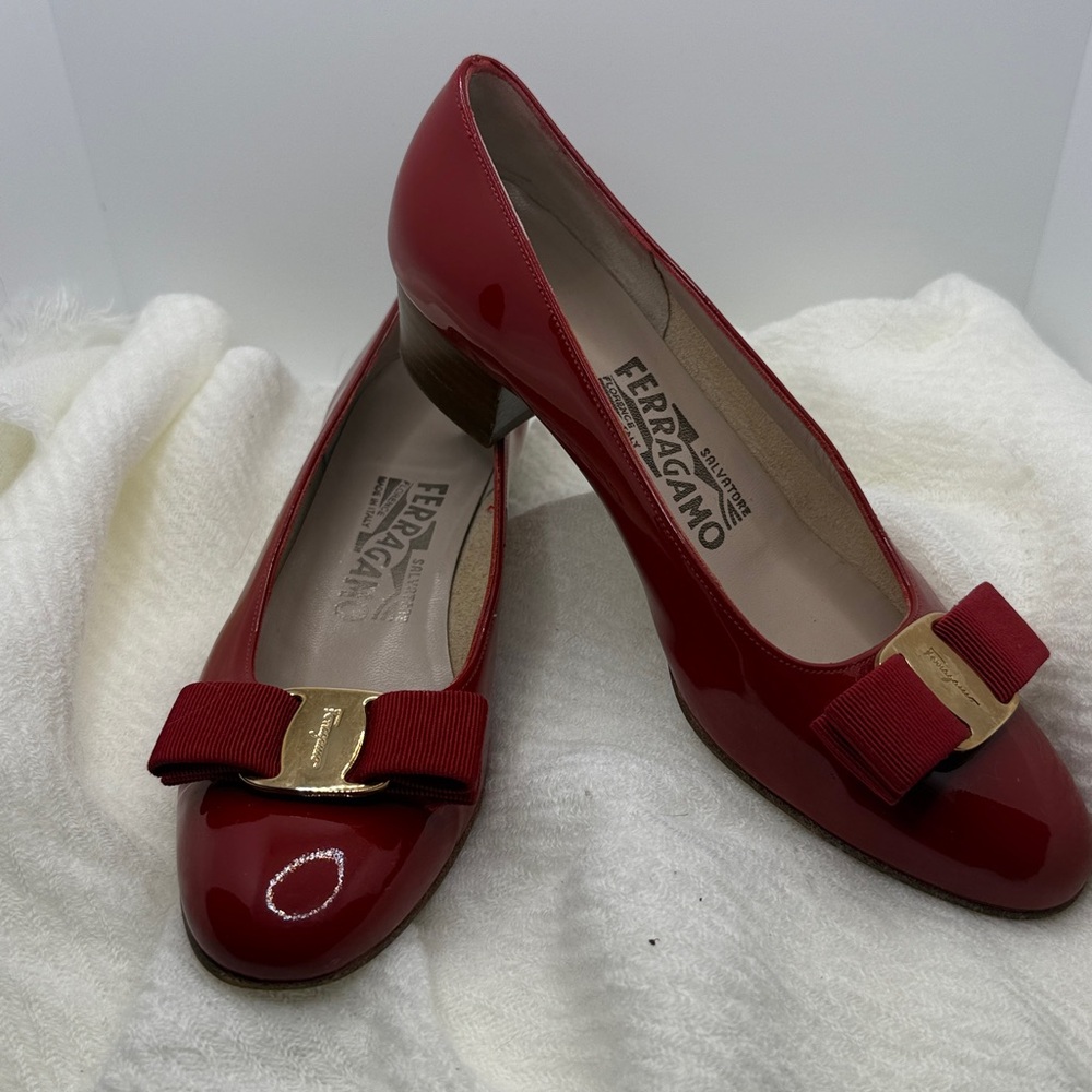 Red Salvatore Ferragamo Vara Pumps Patent Leather Size 4.5 - Picture 2 of 6